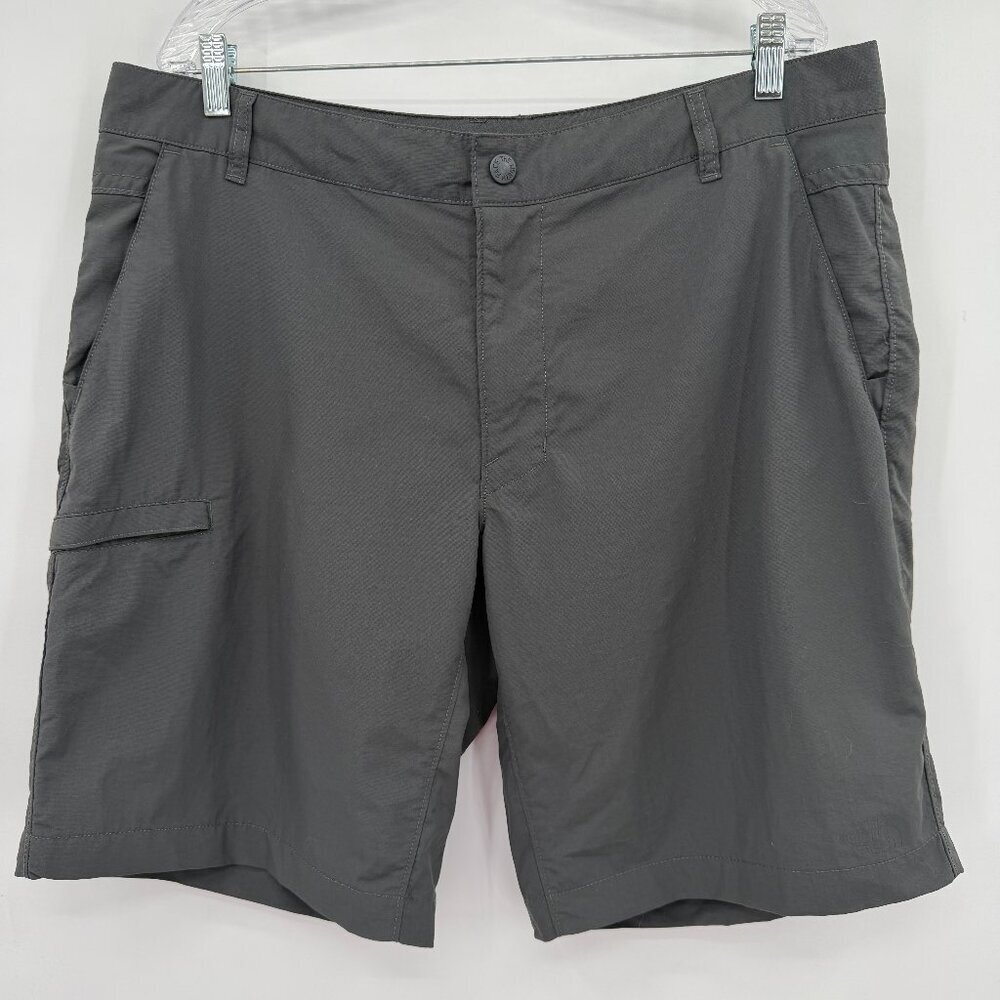 The North Face Gray Hiking Cargo Shorts Mens Size 38